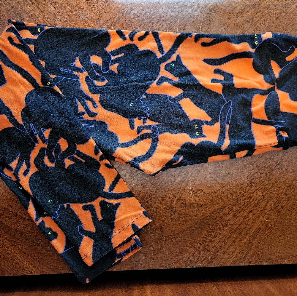 LuLaRoe One Size HALLOWEEN Leggings| Black Cats | size: OS (2-10)